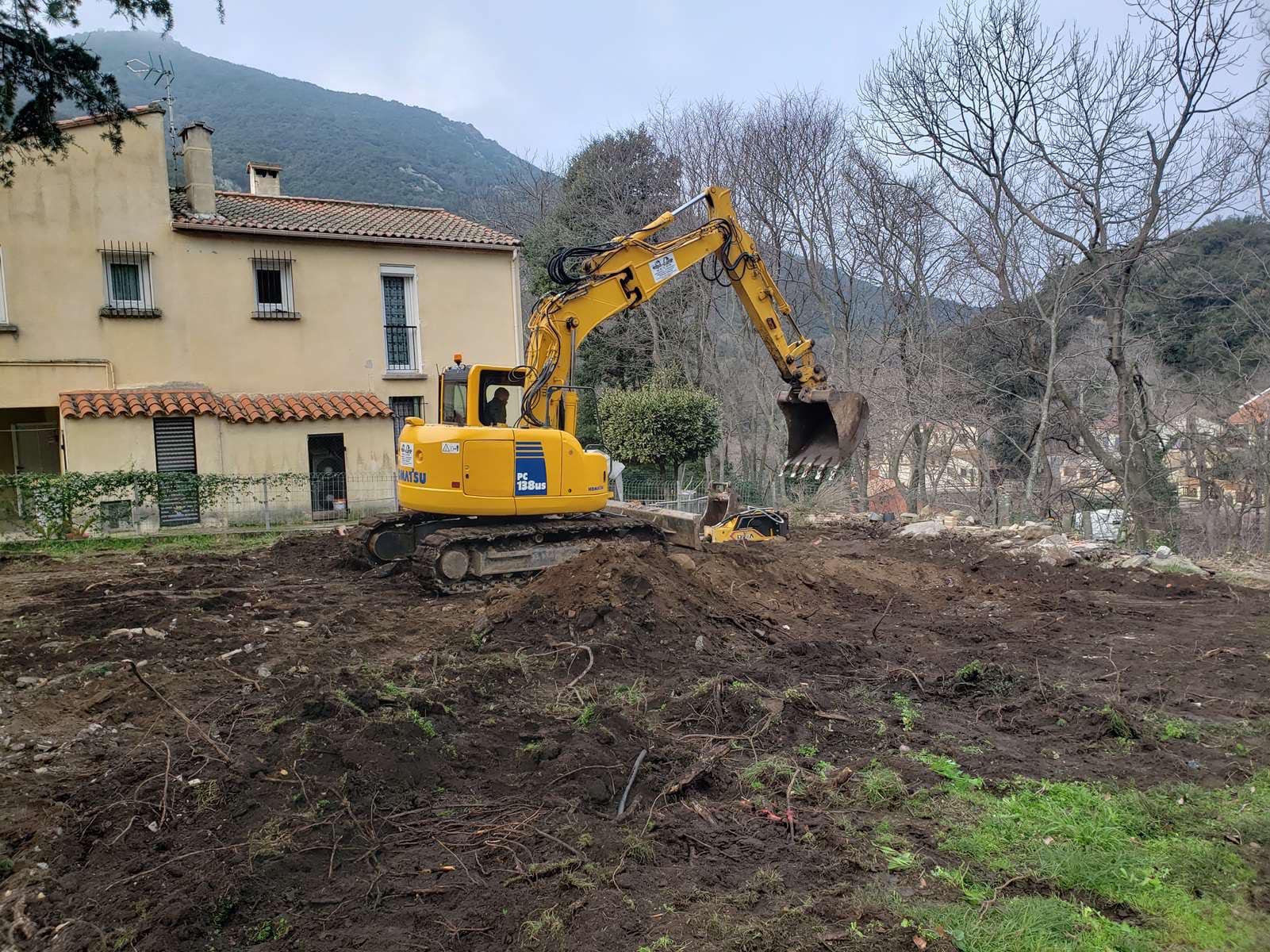 Démolition, terrassement et fondations d'une maison à Sorède