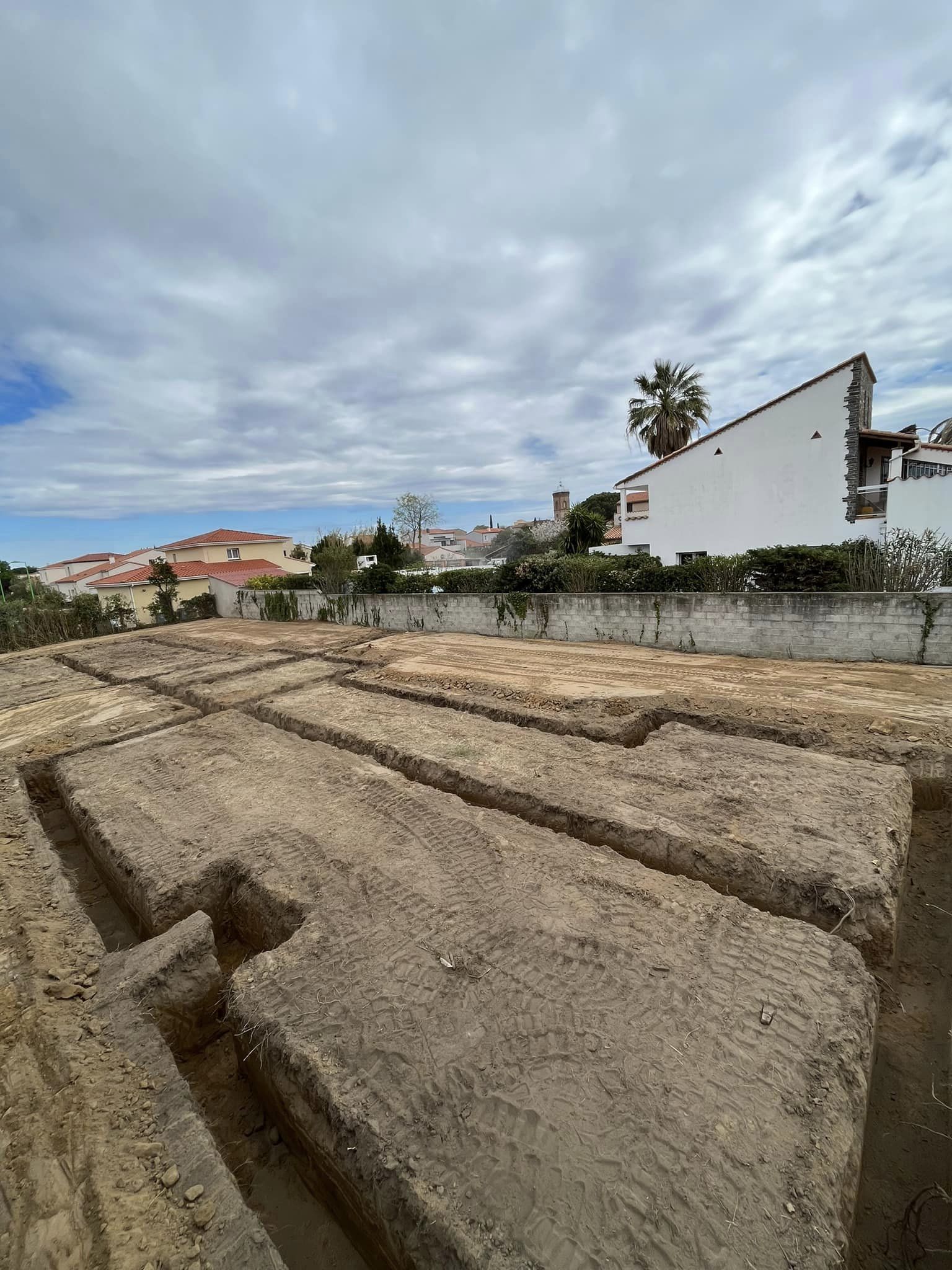 Nettoyage de parcelle et fondations de deux logement à Palau del Vidre
