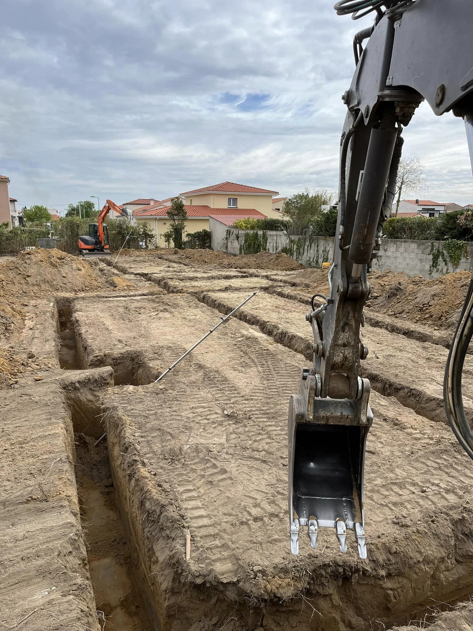 Nettoyage de parcelle et fondations de deux logement à Palau del Vidre