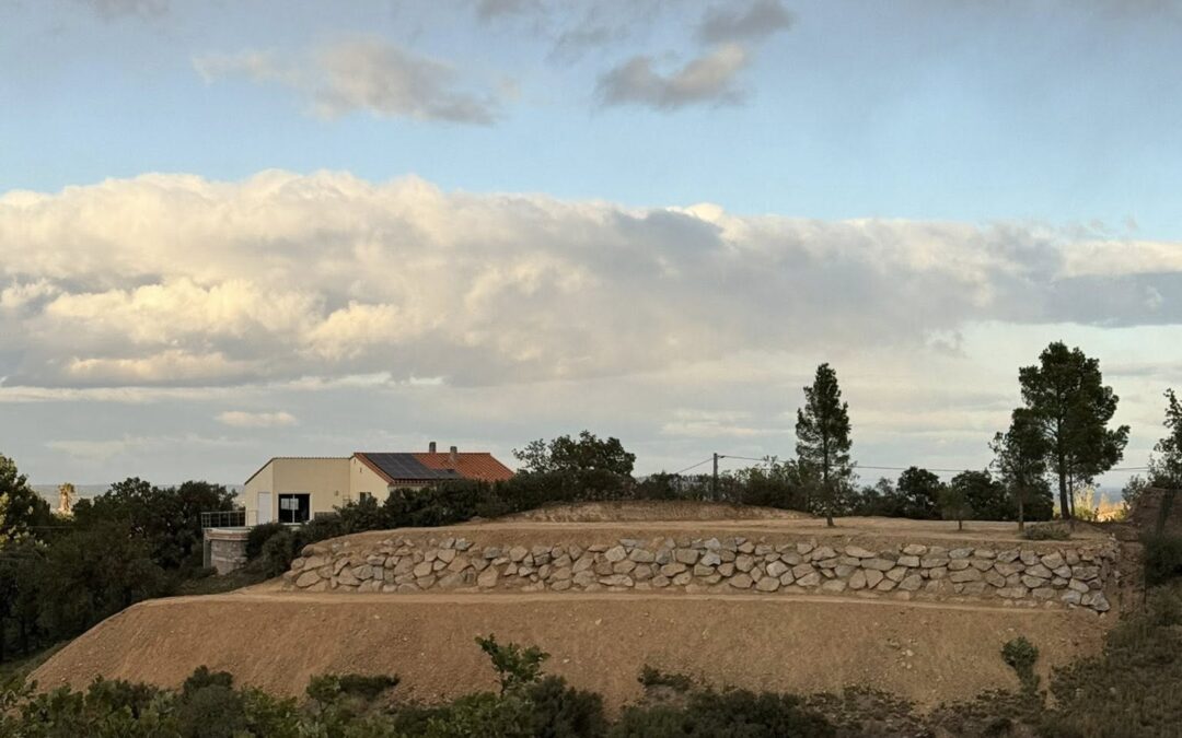 Chantier à Montesquieu : nettoyage, terrassement et enrochement