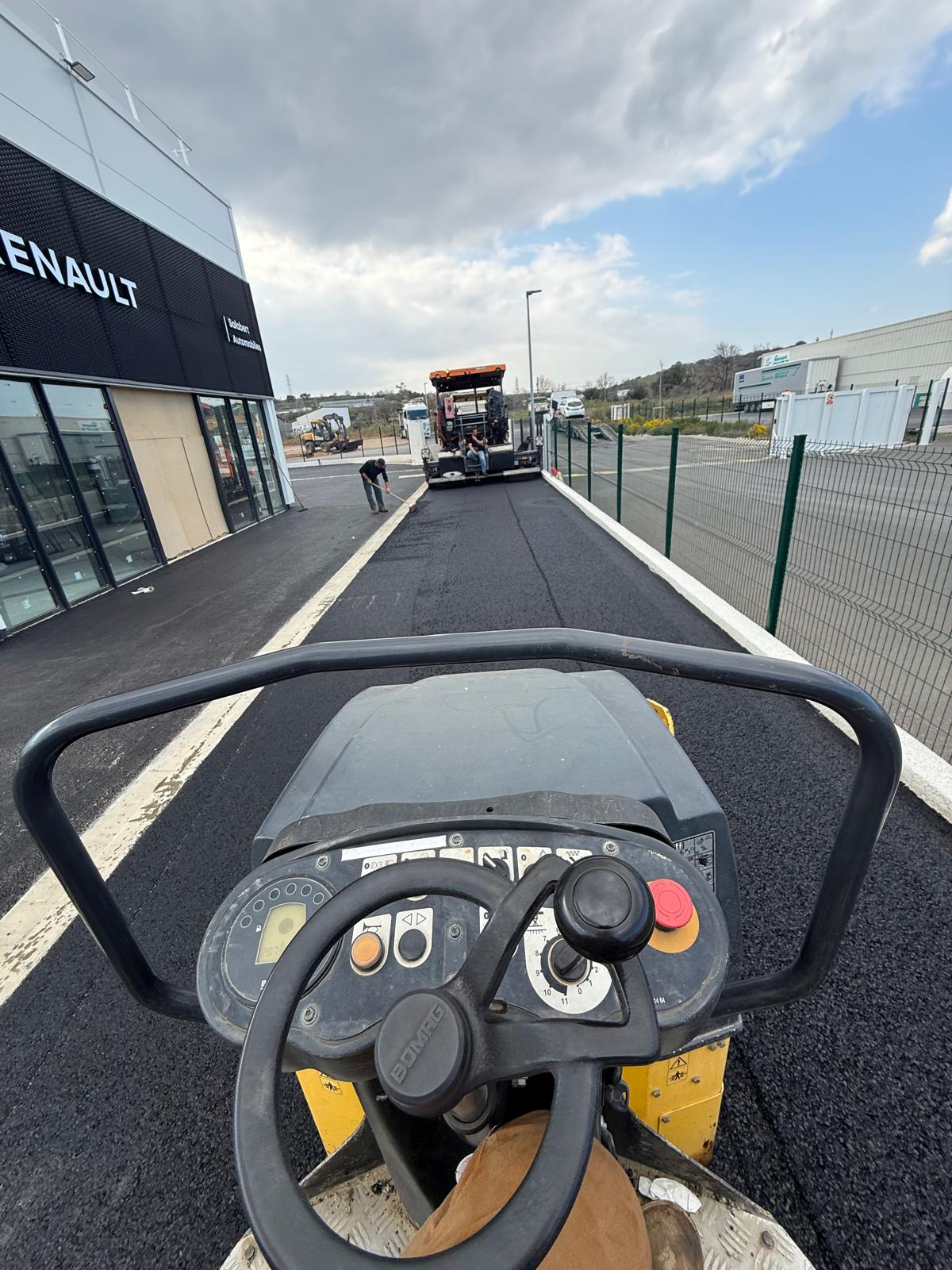 Enrobé garage Renault Dacia Salabert Le Boulou
