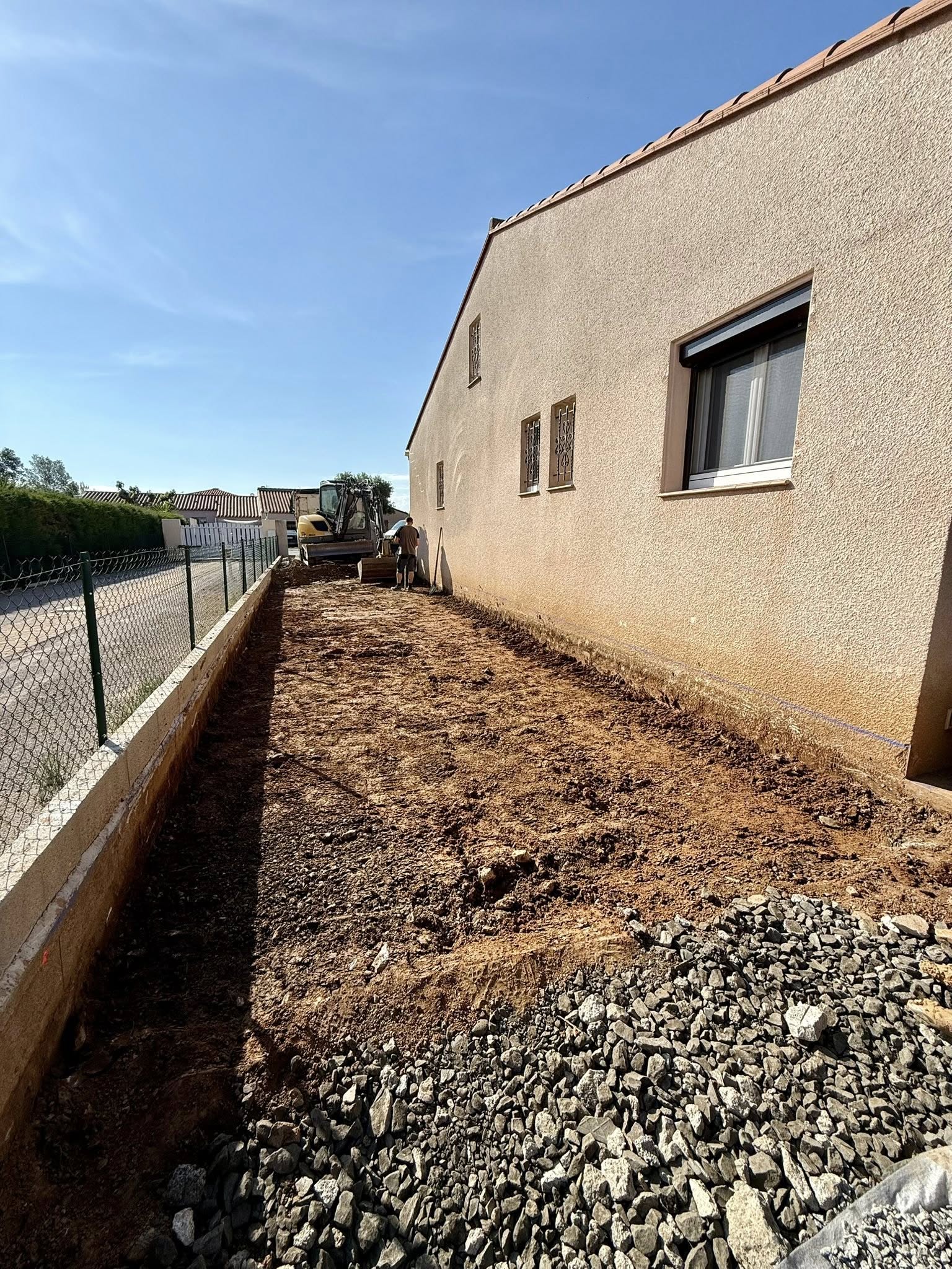 Enrobé à Thuir : goudronnage de cour, allées et aménagements extérieurs